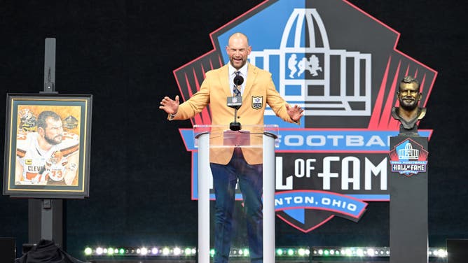 Browns struggled did not prevent Joe Thomas from entering Pro Football Hall of Fame.