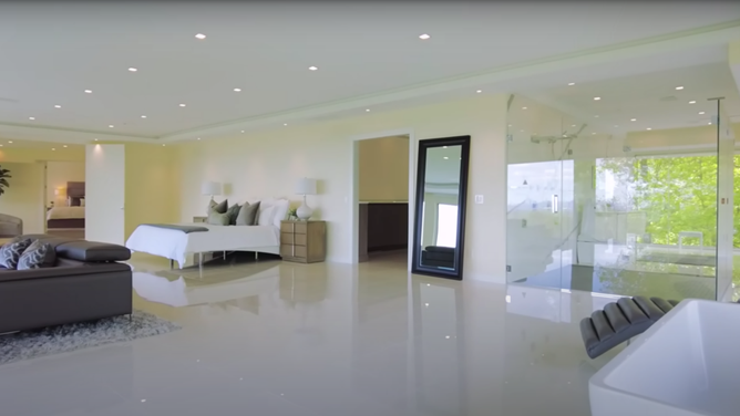 Aaron Rodgers Buys Insane $9.5 Mansion In New Jersey