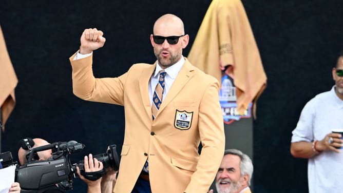 Joe Thomas enters the Pro Football Hall of Fame after great career with mediocre Browns.