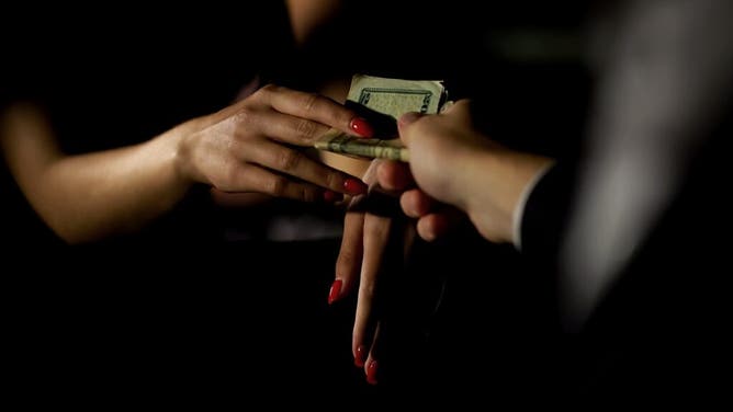 Mortgage Broker Quit Her Job To Become An Escort