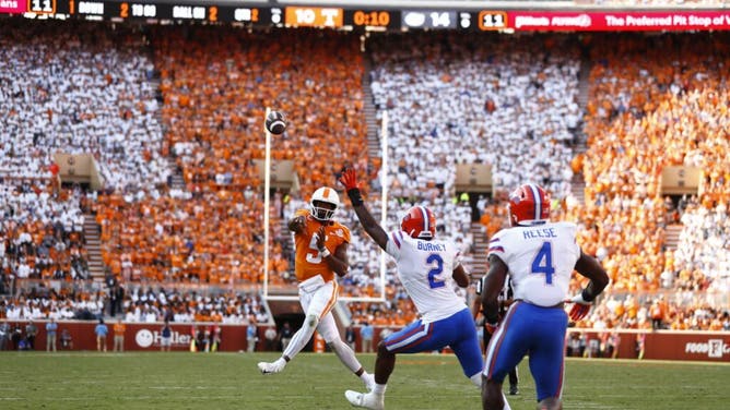 Tennessee QB Hendon Hooker throws a pass