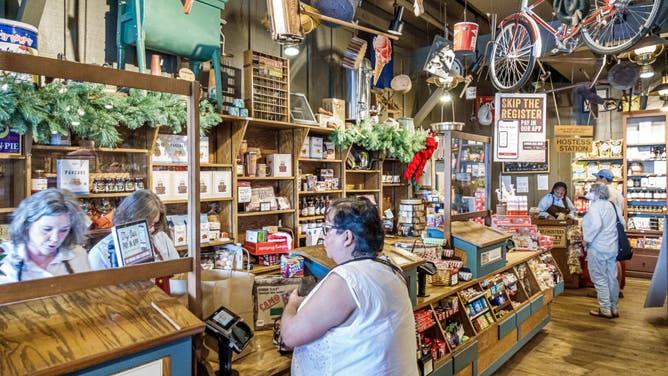 Cracker Barrel Store