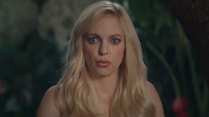 720c9f97-Anna-Farris-nude-Super-Bowl-ad