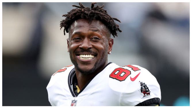 Former NFL receiver Antonio Brown accused of sending