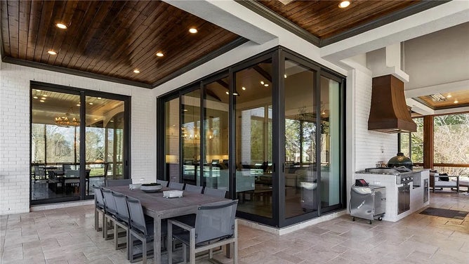 Bryan Harsin house for sale - 12