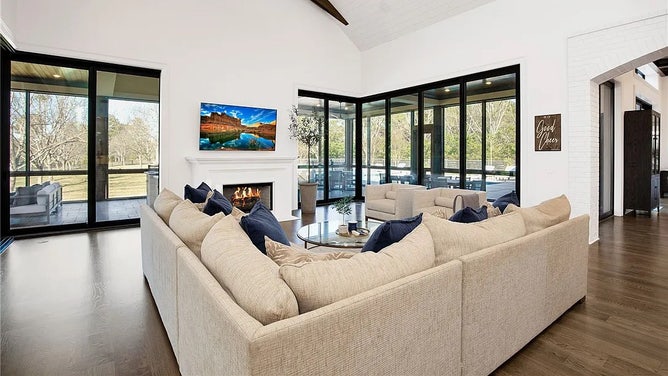 Bryan Harsin house for sale - 13