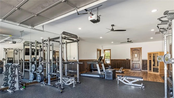 Bryan Harsin house for sale - 15