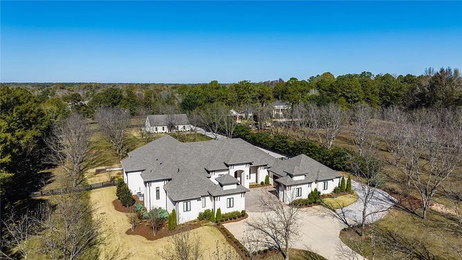 Bryan Harsin house for sale - 9