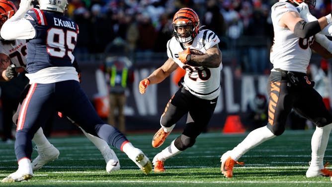 Bengals beat the Patriots behind Joe Mixon running and Joe Burrow passing.