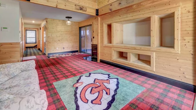 Chiefs fan house Joplin Missouri - 5