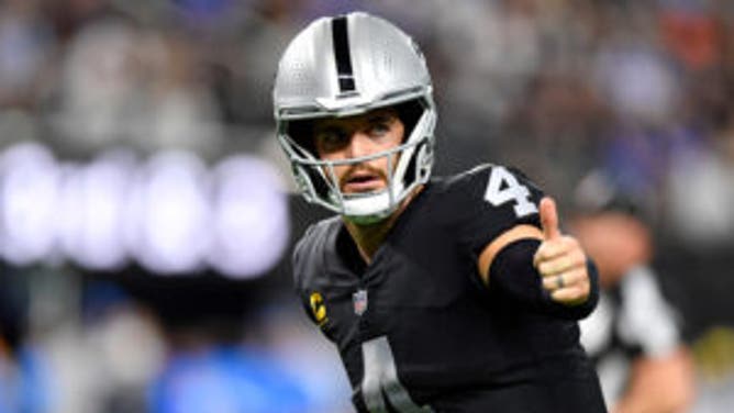 Derek Carr would welcome Colin Kaepernick to Raiders