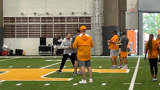 Tennessee HC Josh Heupel and coach Alex Golesh