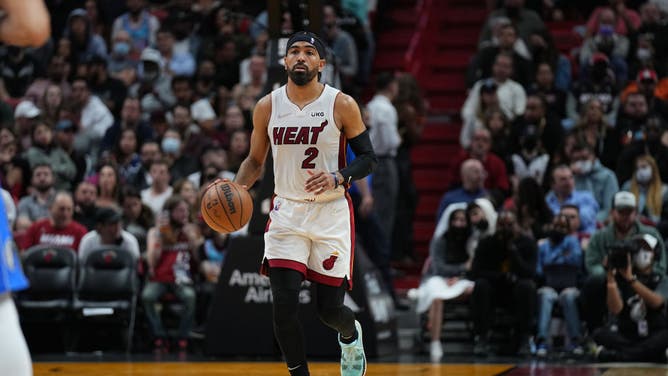 Vincent handles the ball during the game vs. the Mavericks at FTX Arena in Miami, Florida.