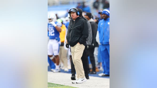 Mark Stoops and Kentucky lost to Vanderbilt.