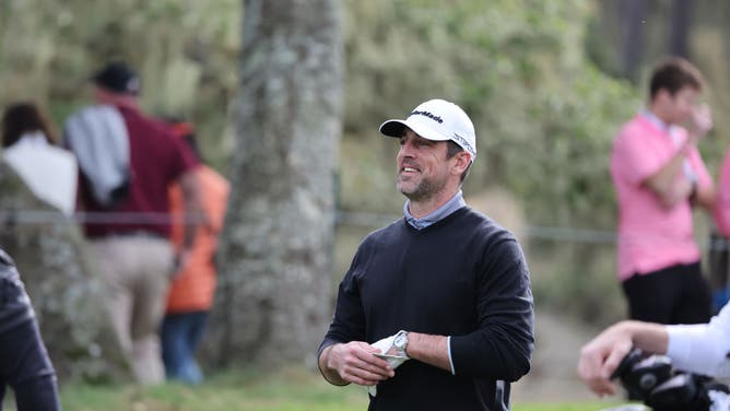 Jets fans are longing for Aaron Rodgers as Adam Schefter plays with their emotions