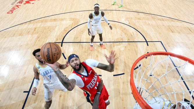 Pelicans Brandon Ingram goes to the basket vs. the Lakers at the Smoothie King Center in New Orleans.