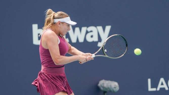 Tennis Player Amanda Anisimova Giant Boobs