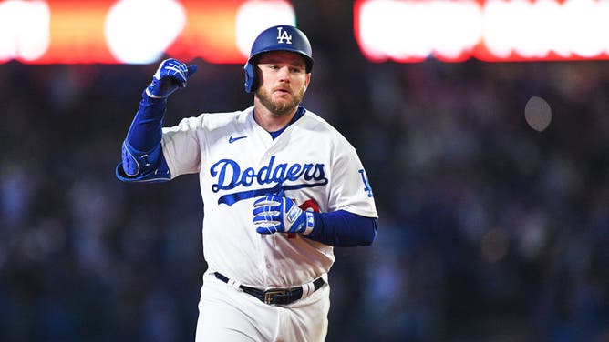 Max Muncy Dodger Stadium home run lights