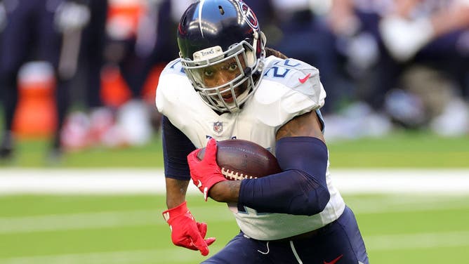 Derrick Henry puts Titans offense on his shoulders