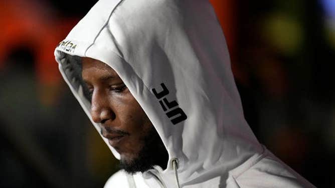 Karl Roberson prepares to fight Khalil Rountree Jr. in their light heavyweight fight during the UFC Fight Night event at UFC APEX on March 12, 2022 in Las Vegas.