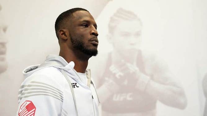 Karl Roberson warms up prior to his fight during the UFC Fight Night event at UFC APEX on July 9, 2022 in Las Vegas.
