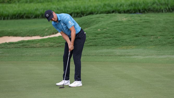 Jordan Spieth watches his putt on the 16th green during the 3rd round of the Sentry Tournament of Champions at Plantation Course at Kapalua Golf Club in Lahaina, Hawaii.