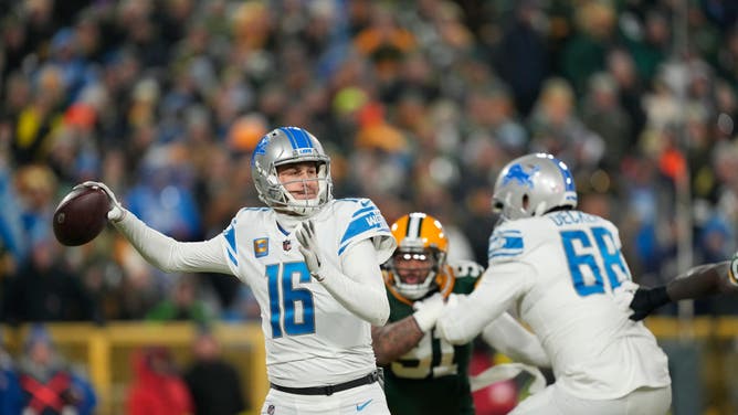 Lions QB Jared Goff drops back to pass vs. the Packers at Lambeau Field in Green Bay, Wisconsin.