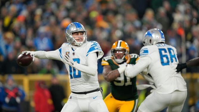Lions QB Jared Goff throws a pass vs. the Packers at Lambeau Field in Green Bay, Wisconsin.