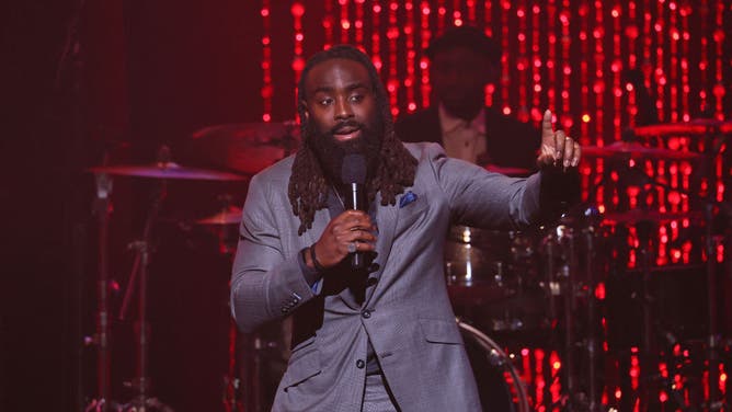 Saints linebacker Demario Davis is unashamed of the Gospel and encourages other Christians to do the same.