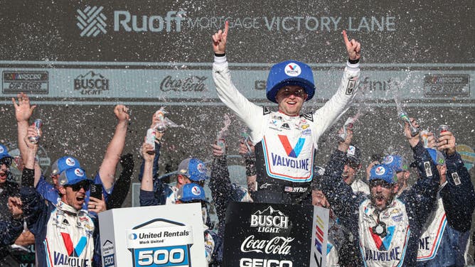 William Byron wins second straight race.