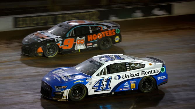 Hooters desperately needs Chase Elliott.