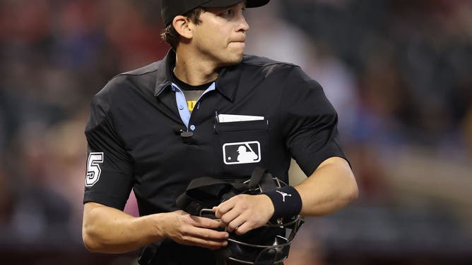 Cincinnati Reds manager David Bell went off on MLB umpire Edwin Jimenez following a strike-three call.