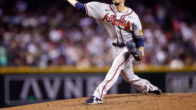 Braves starter Charlie Morton pitches vs. the Diamondbacks at Chase Field in Phoenix, Arizona.