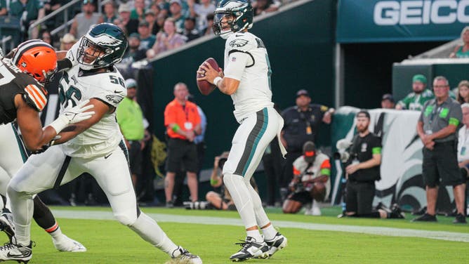 Eagles backup quarterback Marcus Mariota passes against Browns