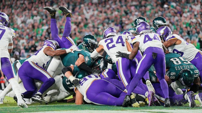 Eagles coach Nick Sirianni calls for the Tush Push on third-and-1 versus Vikings.