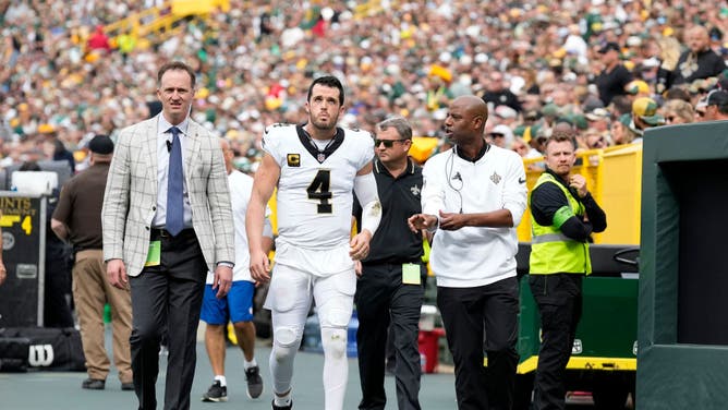 New Orleans Saints QB Derek Carr left the team's Week 3 game with a shoulder injury and Jameis Winston is now in.