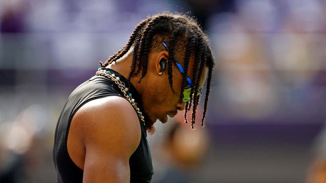 Vikings WR Justin Jefferson (pictured) and Dolphins RB De'Von Achane both suffered injuries in Week 5 and fantasy football players are sad.