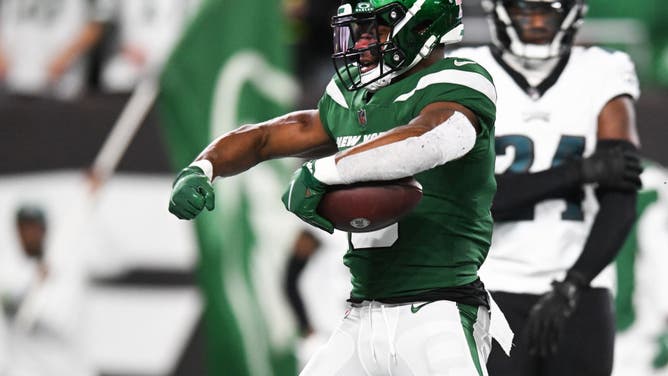 Eagles lose to Jets to fall from ranks of unbeaten teams.