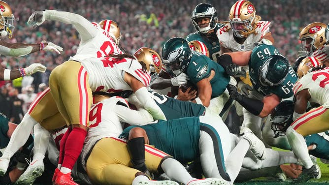Philadelphia Eagles QB Jalen Hurts sneaks for a TD against the San Francisco 49ers at Lincoln Financial Field in NFL Week 13.