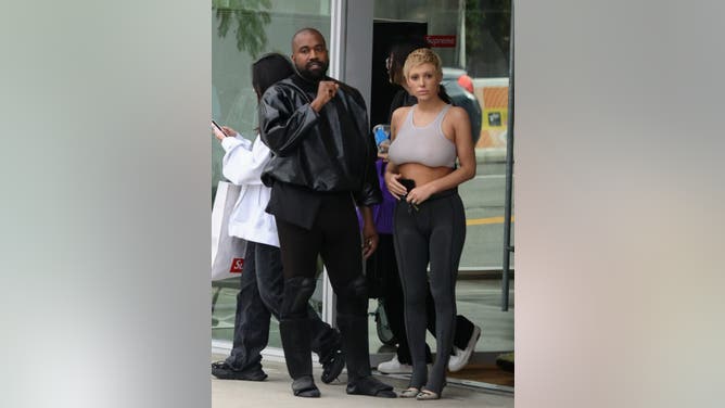 Kanye West Bianca Censori titanium dentures