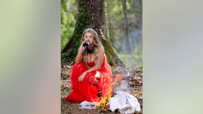 Lauren Brooke Divorce Photo Shoot