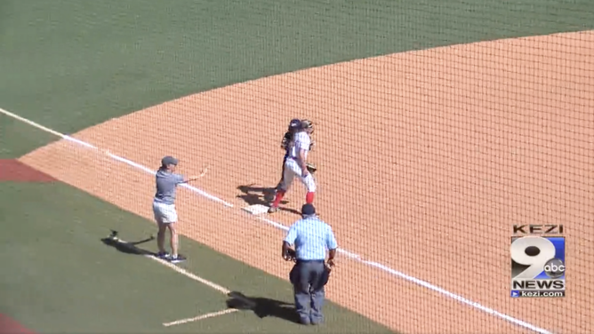 sheldon-oregon-city-softball-state-championship-interference