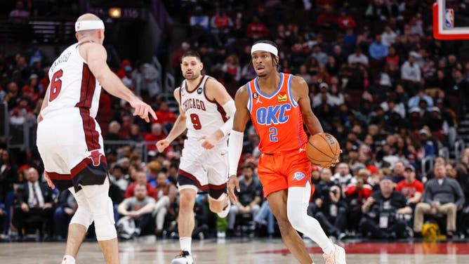 Oklahoma City Thunder PG Shai Gilgeous-Alexander brings the ball up court against the Bulls at United Center in Chicago.