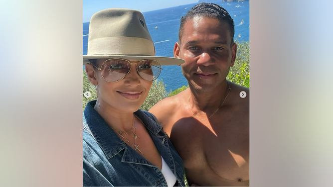 Jennifer Lopez and fake Alex Rodriguez.