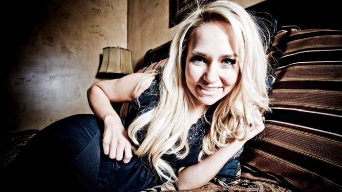 Mortgage Broker Known As Sarah Quit Her Job To Become An Escort