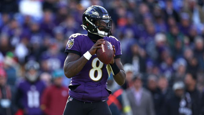 Colts owner Jim Irsay doesn't want to give quarterback Lamar Jackson a guaranteed contract, even if GM Chris Ballard prefers the veteran over potential rookies.