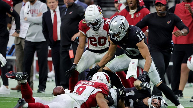 Isaiah Simmons traded to the Giants.