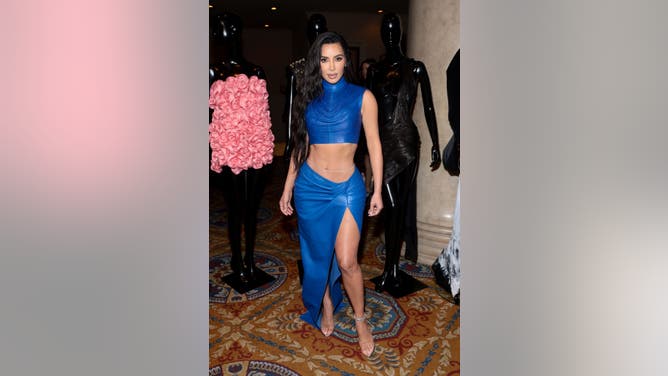 Kim Kardashian Smash Mouth lead singer Steve Harwell Gold Bikini Tribute