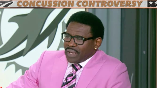 Michael Irvin Defends Mike McDaniel Amid Tua Tagovailoa Controversy