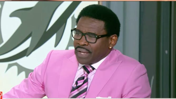 Michael Irvin Defends Mike McDaniel Amid Tua Tagovailoa Controversy
